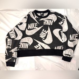 Nike Icon Clash Crew Neck Crop Sweatshirt
